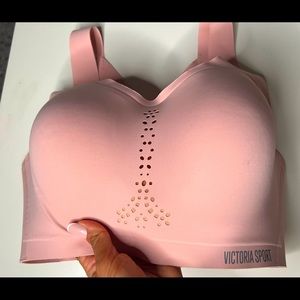 Light pink VSX sports bra 32DDD, bundle available